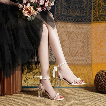 2023 Летние женские Жемчужные босоножки на высоком каблуке, блестящие стеклянные туфли Принцессы, бусины, ремешок на щиколотке с ленточными бантиками, каблук толщиной 5 см / 7 см