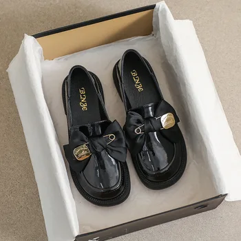 Весенняя женская обувь из черной кожи 2023 года, женские повседневные лоферы в британском стиле с бантом на среднем каблуке для работы и прогулок, бесплатная доставка