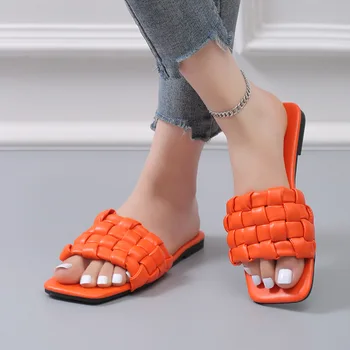 Дизайнерские плетеные мягкие тапочки для женщин, лето 2022, Оранжевые пляжные шлепанцы из искусственной кожи, женские сандалии на плоской подошве с квадратным носком, Плюс размер 43